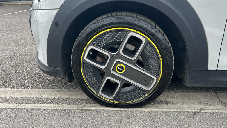 MINI Hatchback 135kW Cooper S Level 3 33kWh 3dr Auto Electric Hatchback